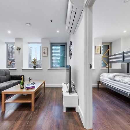 Sleep 7 20 Mins From London Waterloo Bp8 Apartamento Exterior foto