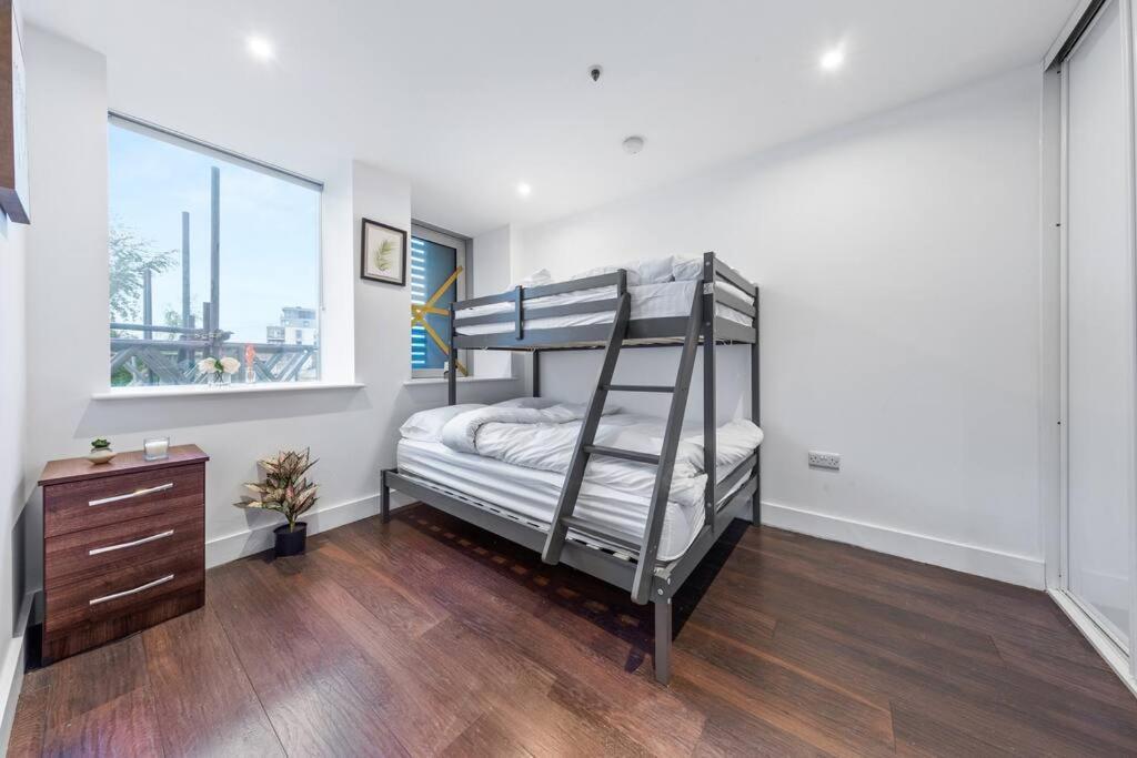Sleep 7 20 Mins From London Waterloo Bp8 Apartamento Exterior foto
