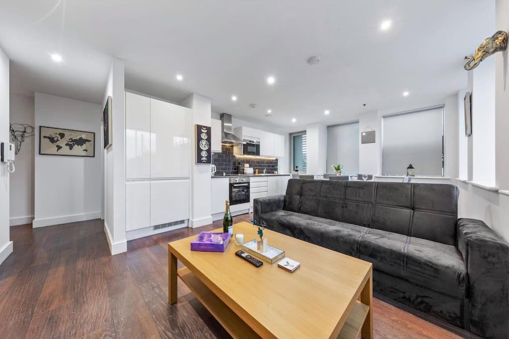 Sleep 7 20 Mins From London Waterloo Bp8 Apartamento Exterior foto